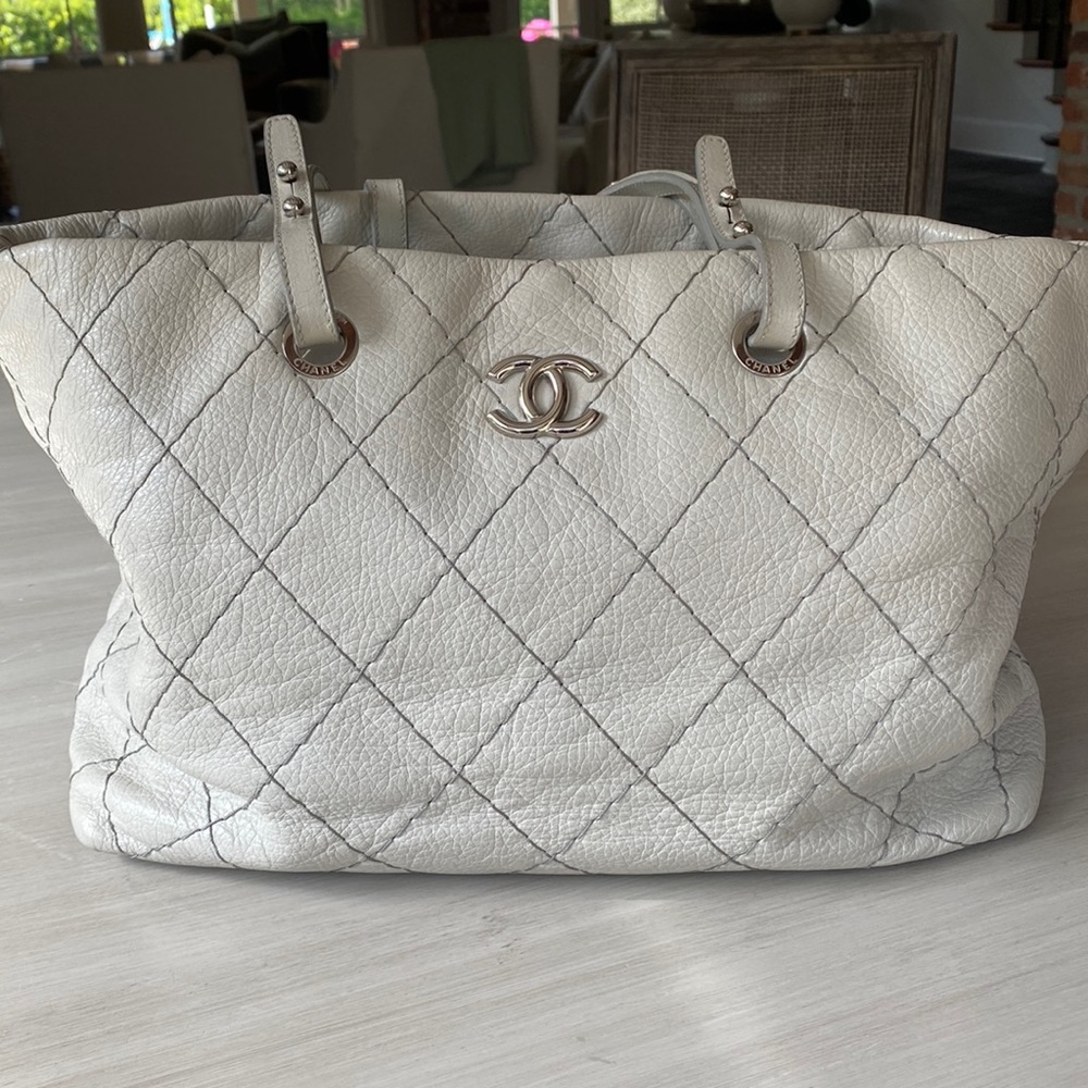 Chanel on the road tote